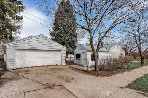 3379 57, Milwaukee WI 53218-4217 exterior