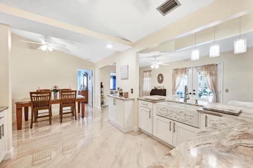 5409 Palmetto Dr, Fort Pierce FL  34982-7481 exterior