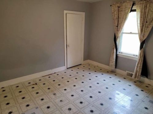 766 Mclaughlin Ave, Meskegon MI 49442-4031 exterior