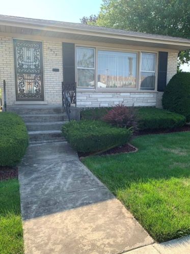 2958 Nagle Ave, Chicago, IL 60634-4940