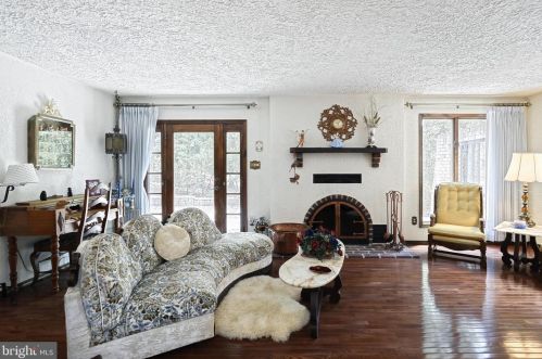 799 Laurel Wood Ln, Hanover PA 17331-6868 exterior