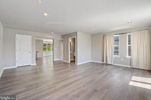 113 High Pointe Dr, Hummelstown PA 17036-8104 exterior