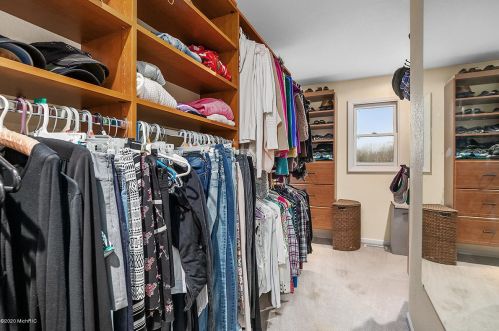 2730 60 St, Fennville MI 49408-9414 exterior