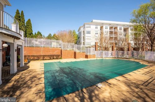 1645 International Dr, Mc Lean VA  22102-4816 exterior