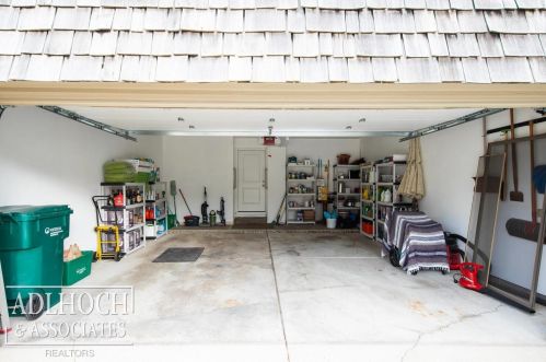 1222 Oakwood Ct, Rochester MI 48307-2541 exterior