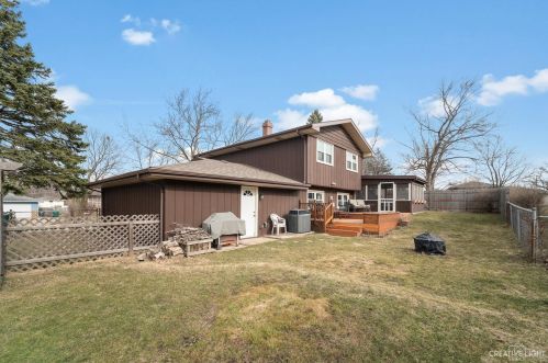 1408 Devonshire Dr, Joliet IL 60435-3314 exterior