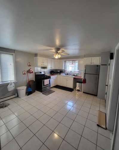 77 Clarence St, Providence RI 02909-3504 exterior