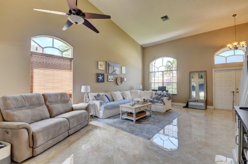 6828 Ashton St, Boynton Beach FL 33437-6039 exterior