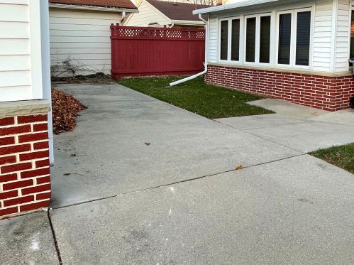 7100 Verona Ct, Milwaukee WI 53219-3932 exterior