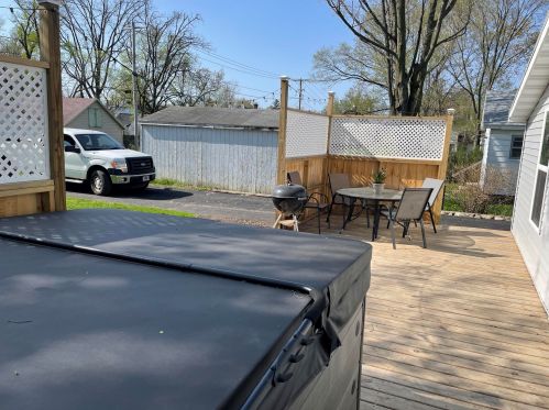 216 Park St, Watervliet MI 49098-9363 exterior