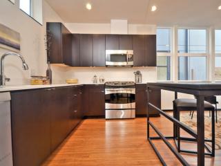 518 25th Ave, Seattle WA  98144-2327 exterior