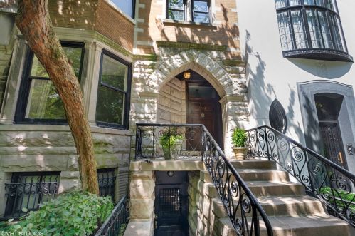 1442 Astor St, Chicago IL  60610-1615 exterior