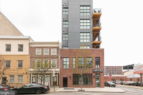 240 2nd St, Philadelphia PA  19106-1207 exterior