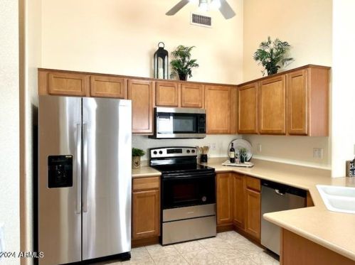 9717 Holiday Way, Chandler AZ 85248-6019 exterior