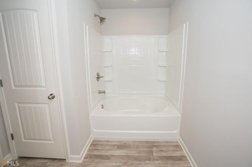 6350 Beaver Creek Trl, Atlanta GA  30349-4186 exterior