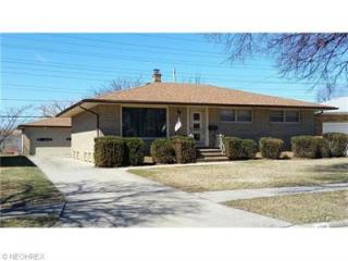 4088 Apple Creek Dr, Cleveland, OH 44144-1210