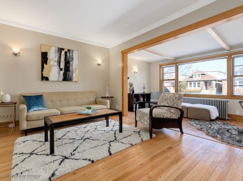 5421 Grace St, Chicago, IL 60641-3212