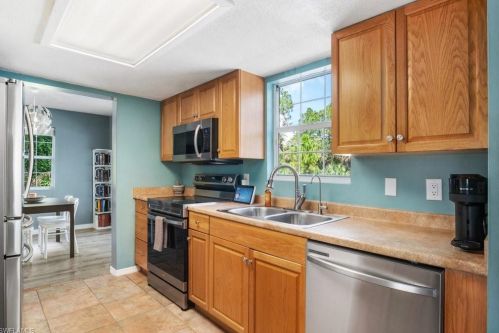 2731 8 Ave, Naples FL 34120-4919 exterior