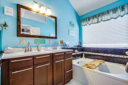 9820 Carmel Vly Dr, Frisco TX 75035-8036 exterior