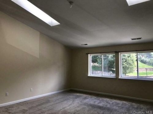 205 Crystal Hl Ln, Poughkeepsie NY 12603-6981 exterior