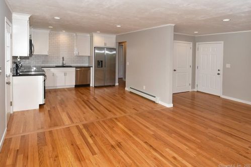 18 Westerly Dr, Enfield CT 06082-4031 exterior