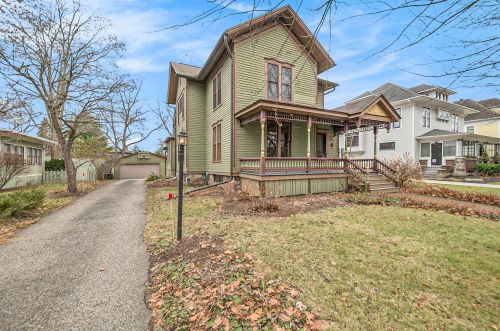 226 Stuart Ave, Kalamazoo, MI 49007-3218