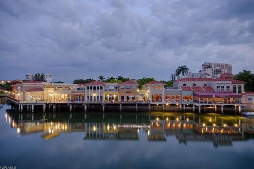 672 96 Ave, Naples FL 34108-2464 exterior