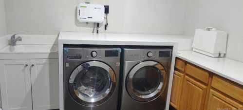 44 Nursery St, Norwalk CT 06850-1718 exterior