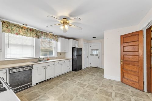 29 Park St, Boston MA 02122 exterior