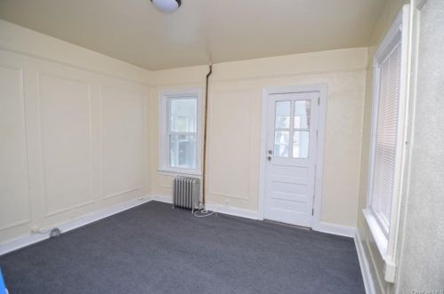 938 212th St, Bronx NY  10469-1130 exterior