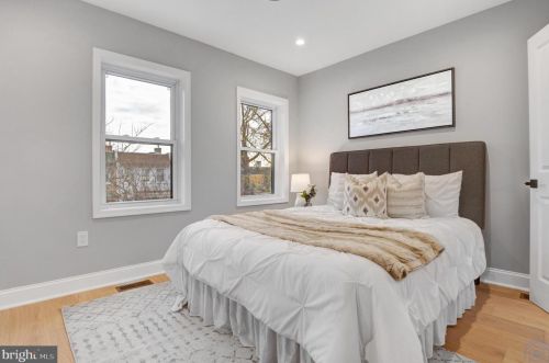 1116 Abbey Pl, Washington DC  20002-3416 exterior