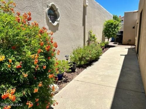 4061 Quiet Moon Dr, Tucson AZ  85718-3427 exterior