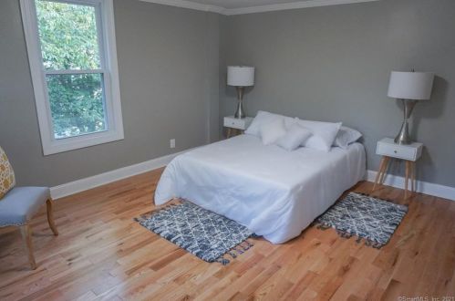 252 Main St, Meriden CT 06451-3859 exterior