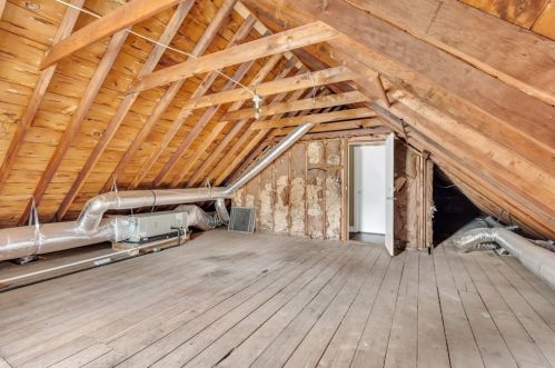 30 Kinnicutt Rd, Worcester MA 01602-1546 exterior