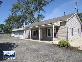 1164 Church Rd, Aurora IL  60505-9743 exterior