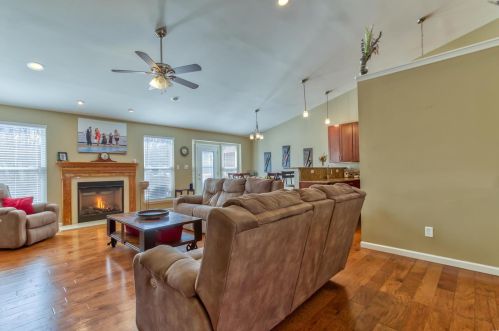 2880 Woodbridge Est Dr, Saint Louis MO 63129-5723 exterior