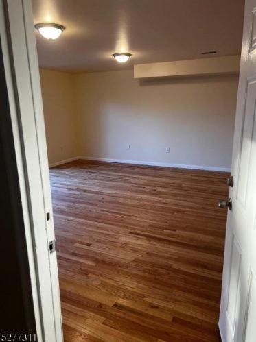 447 13th St, Newark, NJ 07103-1990