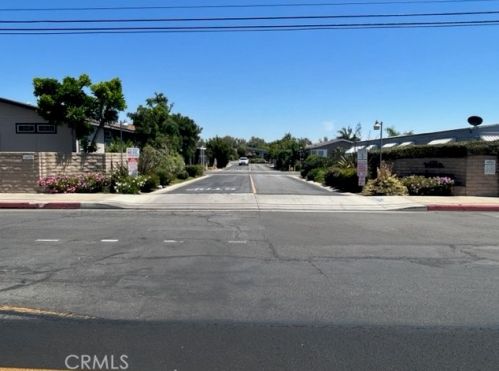 84 Seville, Tustin CA 92780-5958 exterior