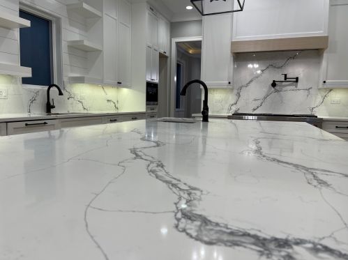 3854 Claremont Ave, Chicago IL 60618-3820 exterior