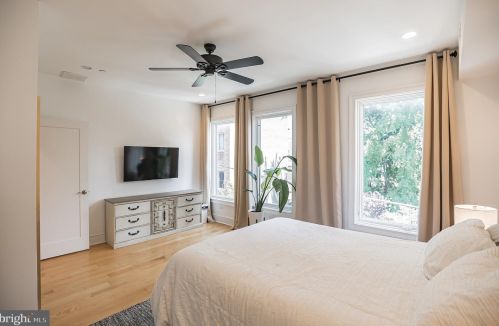 1018 Leithgow St, Philadelphia PA  19123-1421 exterior