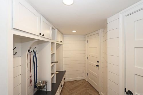 94 Spectacle Ln, Ridgefield CT 06877-5715 exterior