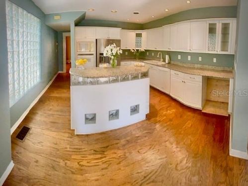 816 Oregon Ave, Tampa FL  33606-2808 exterior