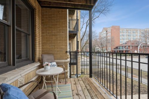 1549 Sherwin Ave, Chicago IL  60626-2127 exterior