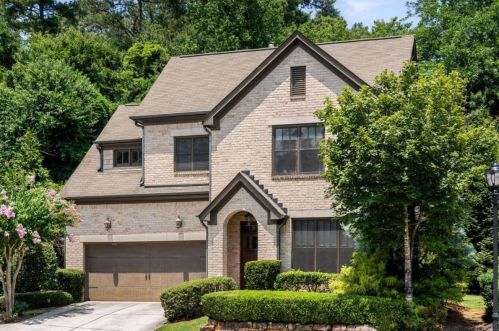 474 Glenmanor Ct, Atlanta, GA 30328-4232