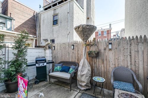 104 Ellsworth St, Philadelphia PA 19147-4606 exterior