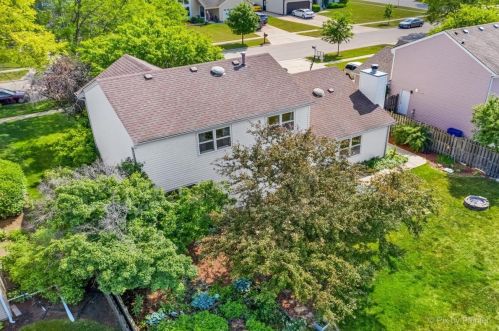 758 Weston Dr, Bull Valley IL 60014-8581 exterior