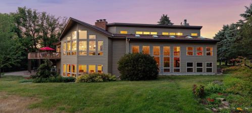 8325 Ox Yoke Cir, Maple Plain, MN 55359-9558