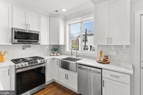 1110 Oates St, Washington DC  20002-3824 exterior