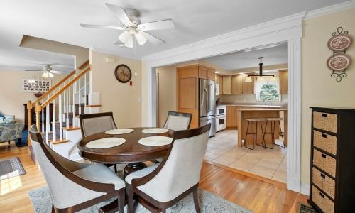 35 Ivernia Rd, Worcester MA 01606-1423 exterior