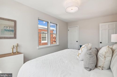 4963 12 St, Washington DC 20003-1414 exterior